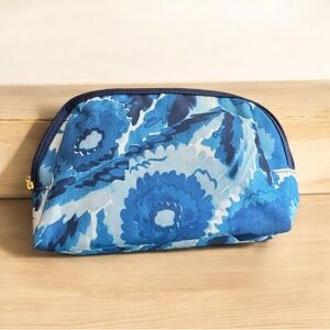 2/$25 NEW Estée Lauder Blue Watercolour Floral Wave Pattern Cosmetic Makeup Bag